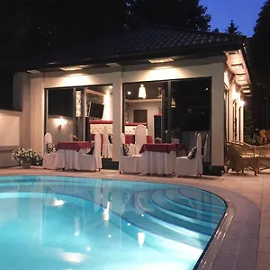  Hotel Penthouse In Eney